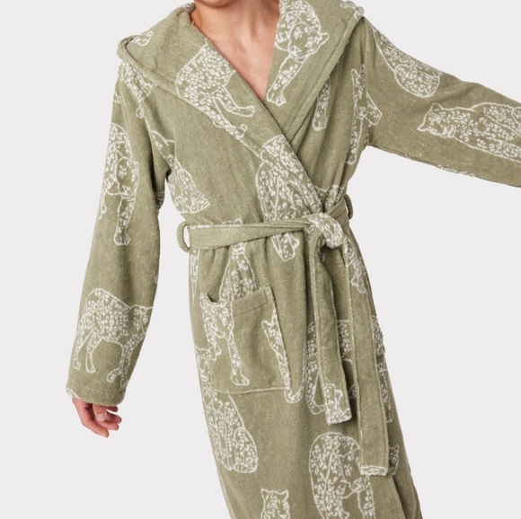 Men's Sage Leopard Towelling Dressing Gown - Picture 4 of 4